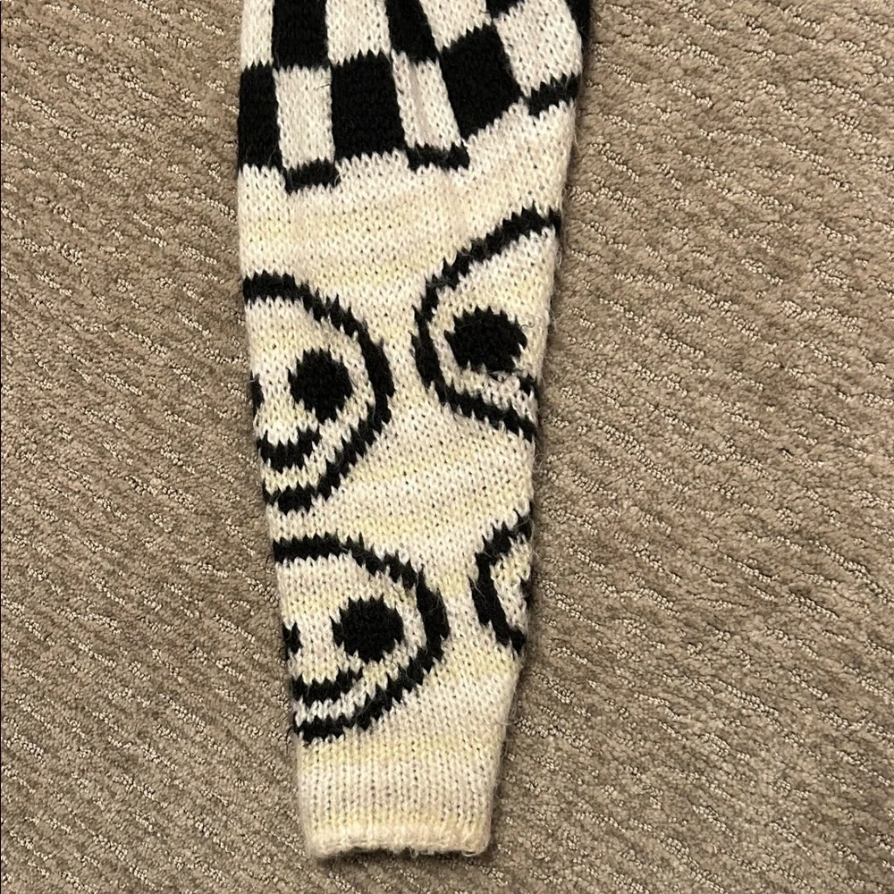 Urban Outfitters Black and Gray Graphic Sweater - Picture 4 of 5